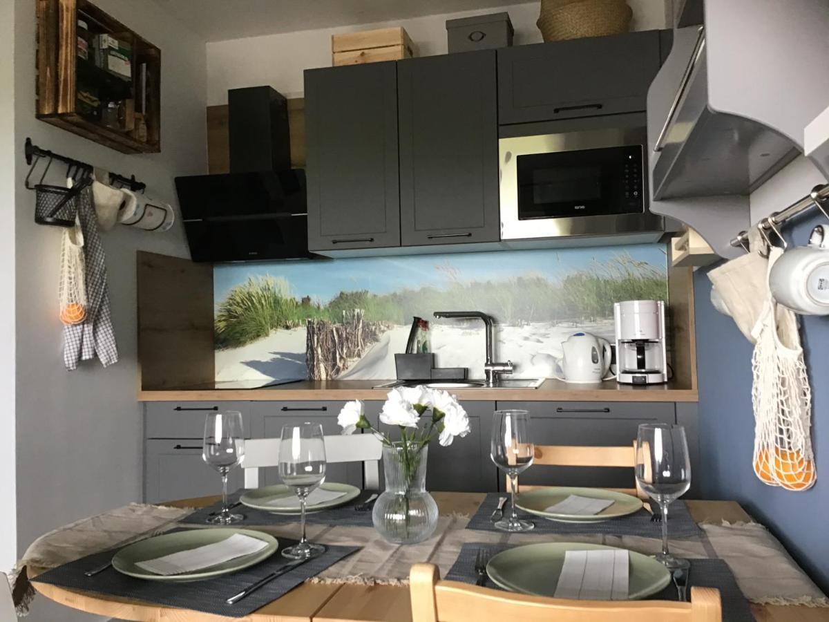 Liebevoll Eingerichtete Ferienwohnung Luettje Koje Dornum Bagian luar foto