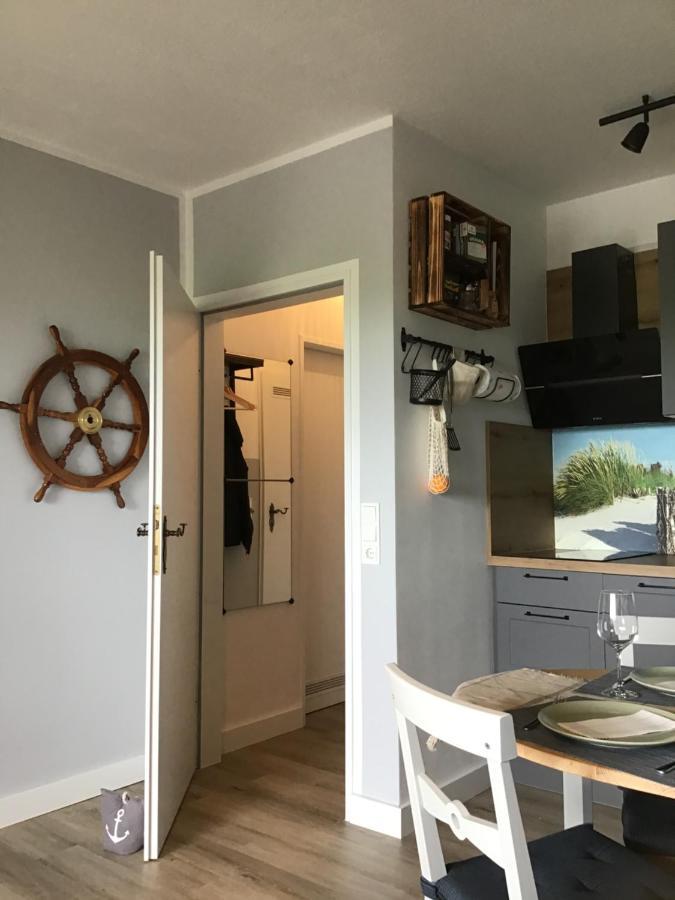 Liebevoll Eingerichtete Ferienwohnung Luettje Koje Dornum Bagian luar foto