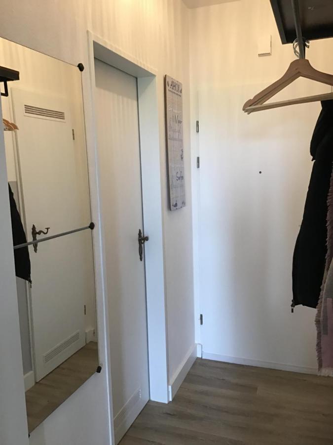 Liebevoll Eingerichtete Ferienwohnung Luettje Koje Dornum Bagian luar foto