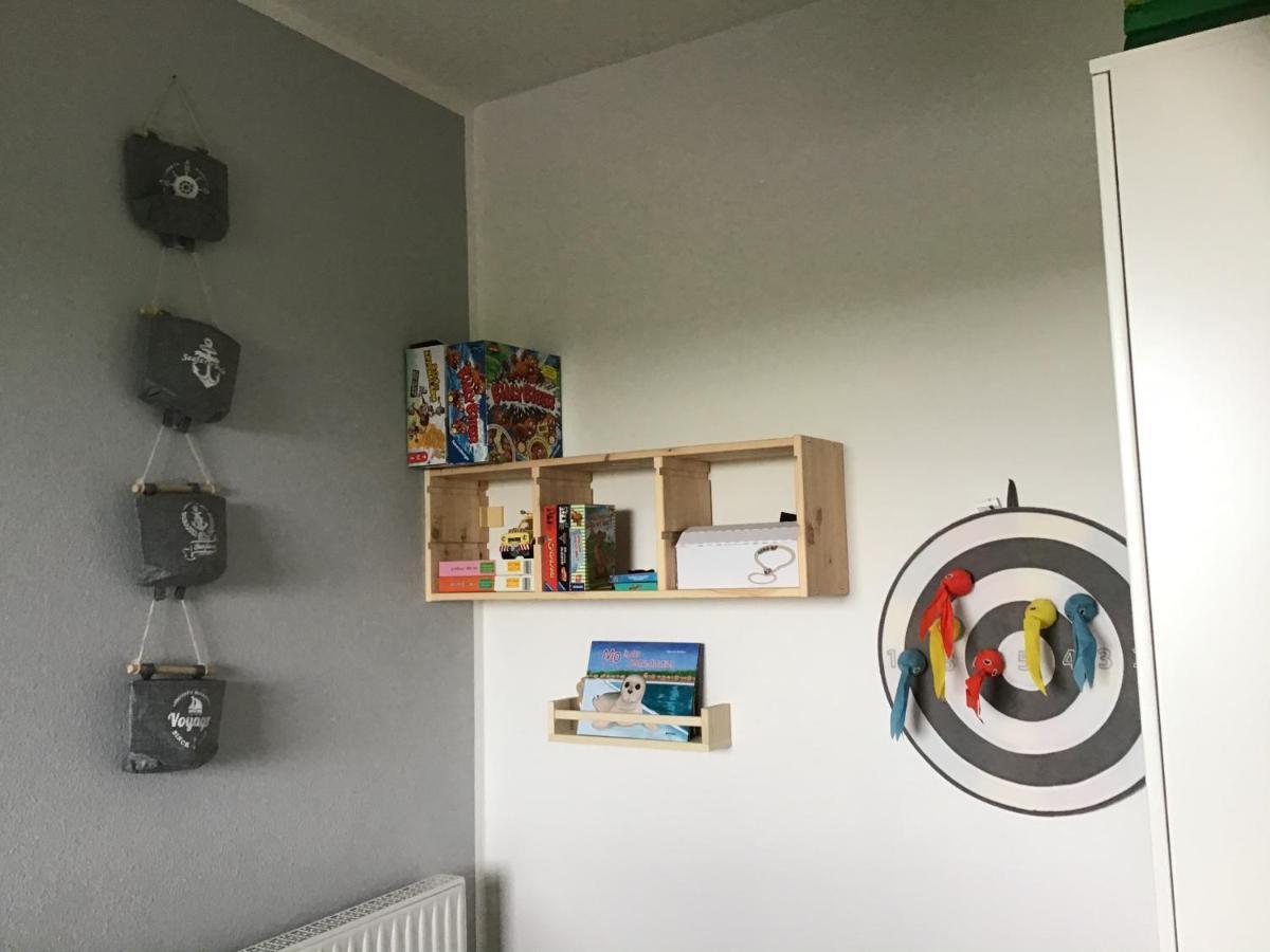 Liebevoll Eingerichtete Ferienwohnung Luettje Koje Dornum Bagian luar foto