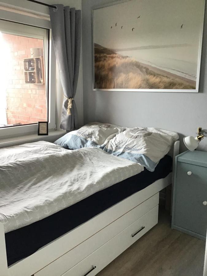 Liebevoll Eingerichtete Ferienwohnung Luettje Koje Dornum Bagian luar foto